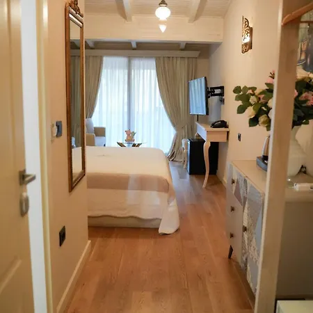 Le 5* Tirana